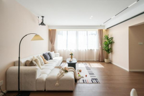 Third bedroom with high-rise view in Wanti Pavilion